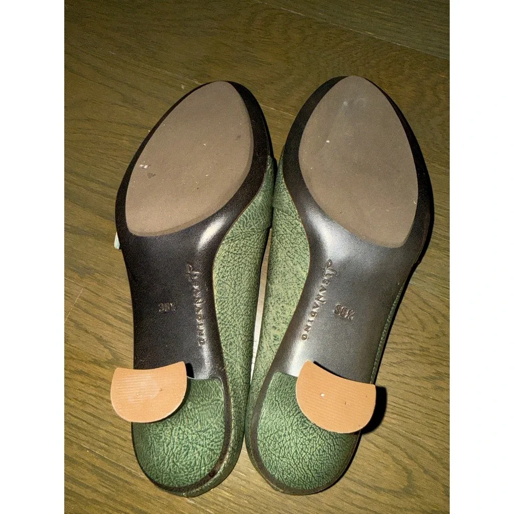Lisa Nading Green Metallic Textured Leather Kitten Heel Bow Pumps Size 38.5